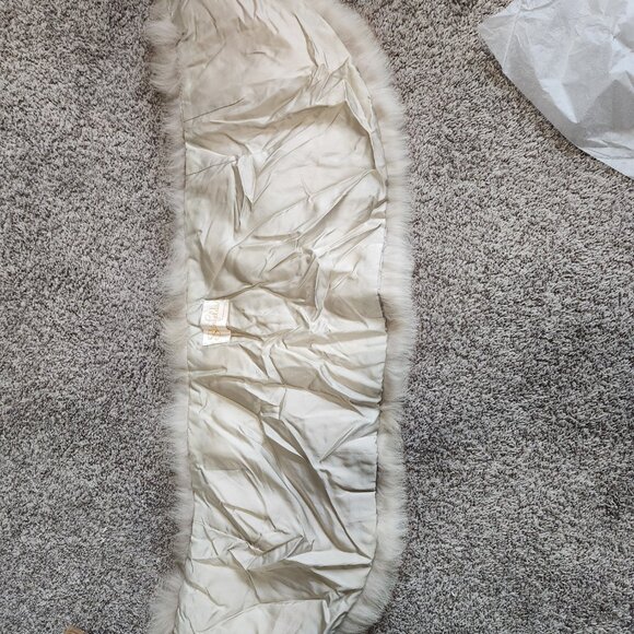 554 Fox fur shawl - Picture 5 of 5